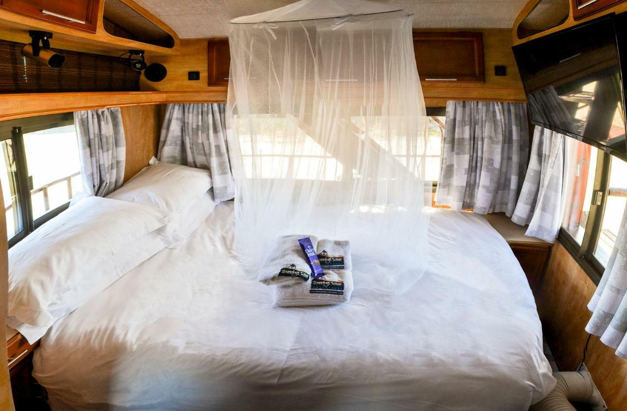 Maggie May House Boat - Colchester - 5Km From Elephant Park Dış mekan fotoğraf